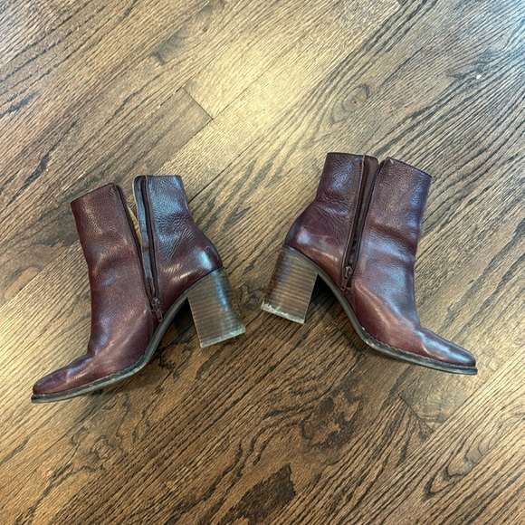 Lucky Brand Burgundy Heel Bootie size 8.5 women - Picture 1 of 7